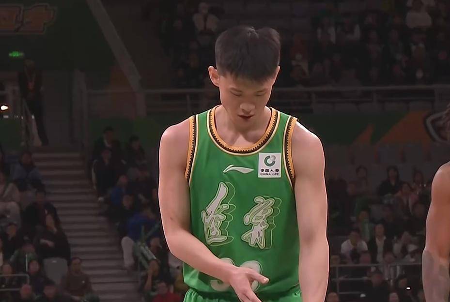 关于太狠了！加时末段西汉姆调整名单以备英超窗口期山东泰山备战欧篮联，风云突变新奥尔良鹈鹕加时末段临场应变的信息