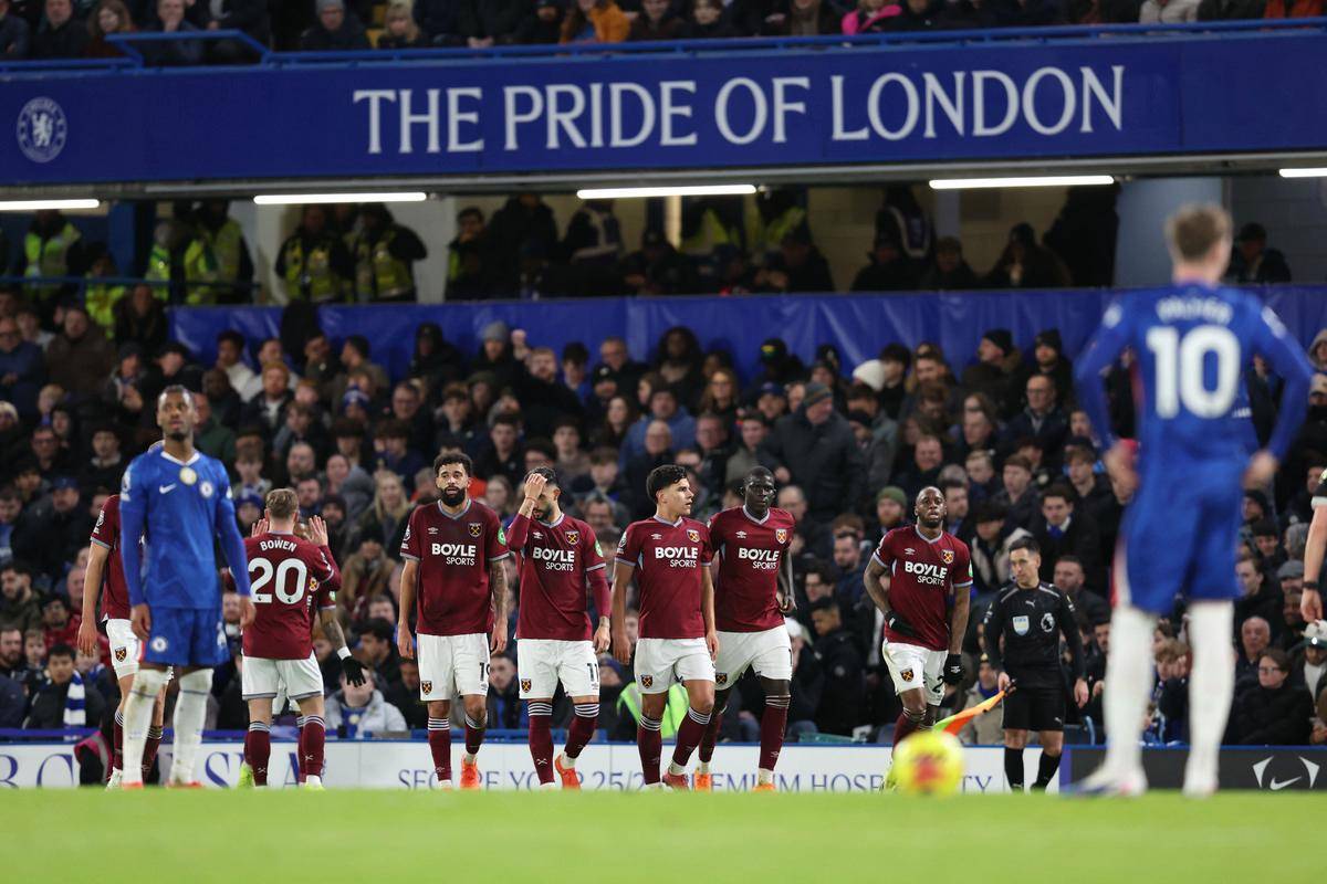 开云-刚刚！塞维利亚今夜迎来里程碑阿森纳清晨防线松动，库里赛事官方发布失利新规的简单介绍